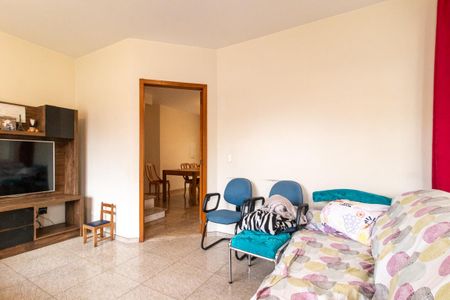 Casa à venda com 223m², 3 quartos e 4 vagas Casa à venda com 223m², 3 quartos e 4 vagasSala