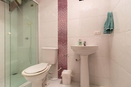 Banheiro 3 de casa à venda com 3 quartos, 223m² em Centro, Curitiba