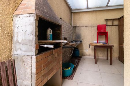 Casa à venda com 223m², 3 quartos e 4 vagas Casa à venda com 223m², 3 quartos e 4 vagasÁrea comum - Churrasqueira