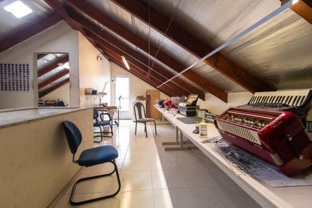 Casa à venda com 223m², 3 quartos e 4 vagas Casa à venda com 223m², 3 quartos e 4 vagasÁrea comum