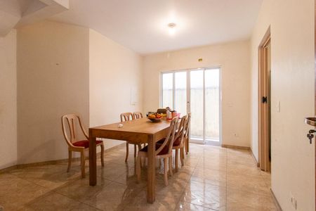 Casa à venda com 223m², 3 quartos e 4 vagas Casa à venda com 223m², 3 quartos e 4 vagasSala de Jantar