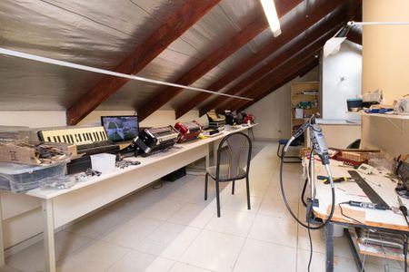 Casa à venda com 223m², 3 quartos e 4 vagas Casa à venda com 223m², 3 quartos e 4 vagasÁrea comum