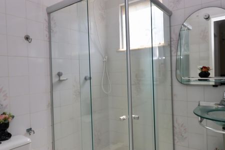 Banheiro de apartamento para alugar com 2 quartos, 53m² em Imbuí, Salvador