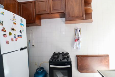 Cozinha de apartamento para alugar com 2 quartos, 53m² em Imbuí, Salvador