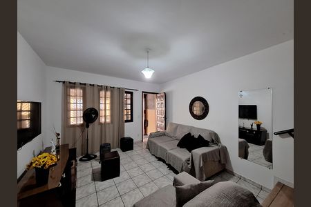 Casa para alugar com 125m², 2 quartos e 2 vagas Casa para alugar com 125m², 2 quartos e 2 vagasSala