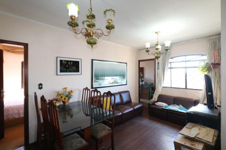 Casa à venda com 4 quartos, 450m² em Conceição, Diadema