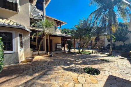 Quintal de casa à venda com 4 quartos, 350m² em Serra Grande, Niterói