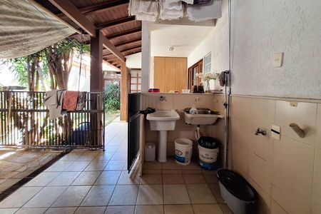 Área de Serviço de casa à venda com 4 quartos, 350m² em Serra Grande, Niterói