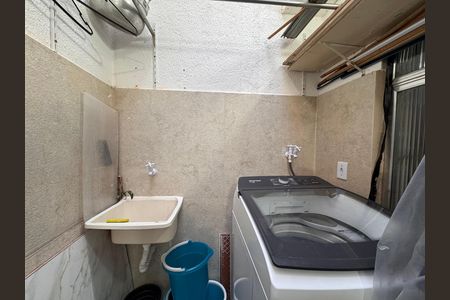 Casa à venda com 29m², 2 quartos e sem vaga Casa à venda com 29m², 2 quartos e sem vagaCozinha e Área de Serviço
