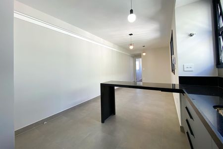 Cozinha de apartamento para alugar com 1 quarto, 42m² em Santa Tereza, Belo Horizonte
