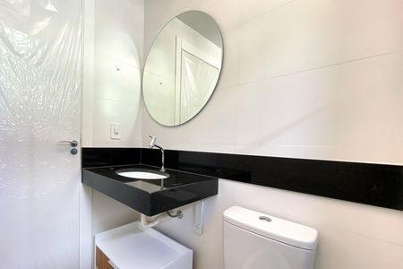 Banheiro de apartamento para alugar com 1 quarto, 42m² em Santa Tereza, Belo Horizonte