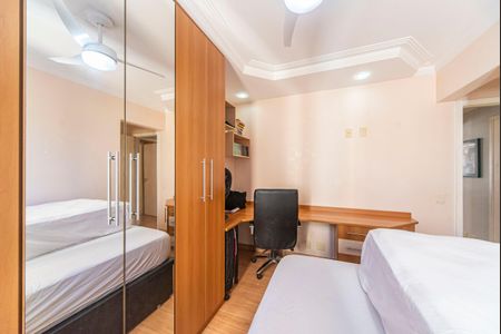 Apartamento à venda com 130m², 3 quartos e 3 vagasQuarto 2