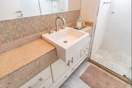 Apartamento à venda com 130m², 3 quartos e 3 vagasBanheiro do Quarto 3