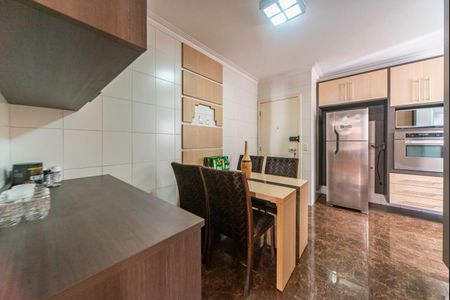 Apartamento à venda com 130m², 3 quartos e 3 vagasCopa e Cozinha 