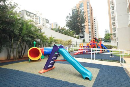 Apartamento à venda com 130m², 3 quartos e 3 vagasÁrea comum - Playground