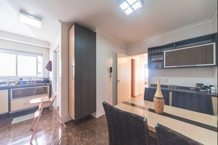 Apartamento à venda com 130m², 3 quartos e 3 vagasCopa e Cozinha 