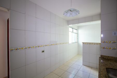 Cozinha de apartamento para alugar com 2 quartos, 68m² em Mutondo, São Gonçalo