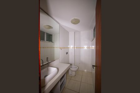 Banheiro de apartamento para alugar com 2 quartos, 68m² em Mutondo, São Gonçalo