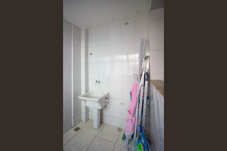 Área de Serviço de apartamento para alugar com 2 quartos, 68m² em Mutondo, São Gonçalo