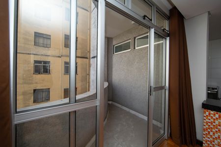 VARANDA de apartamento para alugar com 2 quartos, 60m² em Centro, Belo Horizonte