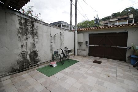 Quintal de casa para alugar com 2 quartos, 130m² em Curicica, Rio de Janeiro