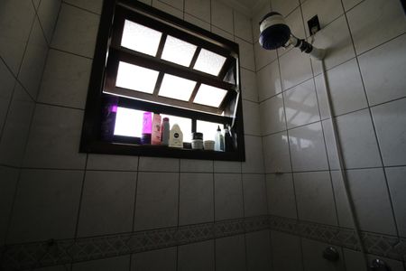 Banheiro da Suíte 2 de casa para alugar com 2 quartos, 130m² em Curicica, Rio de Janeiro