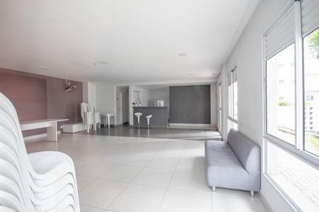 Apartamento à venda com 46m², 2 quartos e 1 vaga Apartamento à venda com 46m², 2 quartos e 1 vagaÁrea comum - Salão de festas