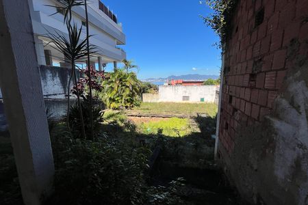 Fundos de casa à venda com 3 quartos, 700m² em Jardim Guanabara, Rio de Janeiro
