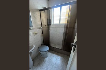 Casa à venda com 700m², 3 quartos e 3 vagas Casa à venda com 700m², 3 quartos e 3 vagasBanheiro