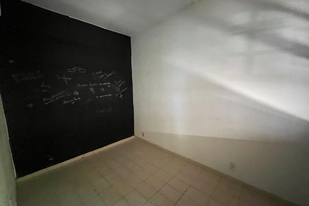 Casa à venda com 700m², 3 quartos e 3 vagas Casa à venda com 700m², 3 quartos e 3 vagasQuarto 2