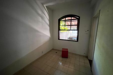 Casa à venda com 700m², 3 quartos e 3 vagas Casa à venda com 700m², 3 quartos e 3 vagasQuarto 2