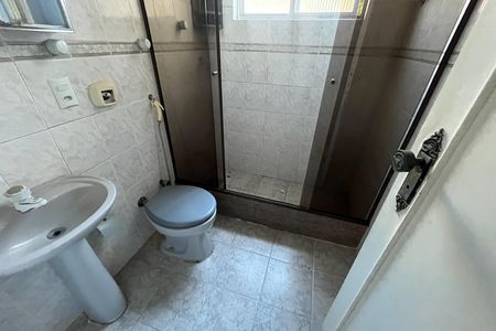 Casa à venda com 700m², 3 quartos e 3 vagas Casa à venda com 700m², 3 quartos e 3 vagasBanheiro