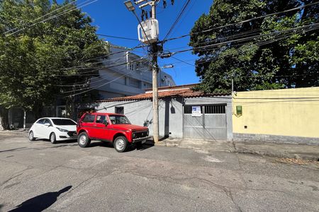 Fachada de casa à venda com 3 quartos, 700m² em Jardim Guanabara, Rio de Janeiro
