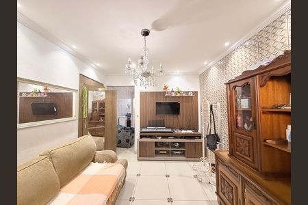 Casa à venda com 109m², 3 quartos e 3 vagasSala