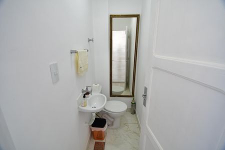 Apartamento à venda com 156m², 3 quartos e sem vagaBanheiro de serviço