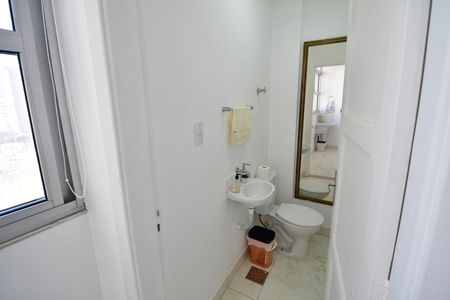 Apartamento à venda com 156m², 3 quartos e sem vagaBanheiro de serviço