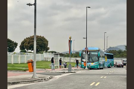 Apartamento para alugar com 50m², 1 quarto e 1 vaga Apartamento para alugar com 50m², 1 quarto e 1 vagaÁrea comum - Ônibus do condomínio