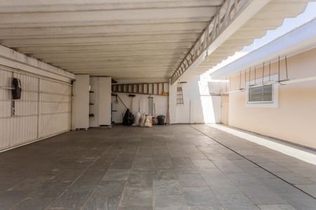 Garagem de casa à venda com 3 quartos, 790m² em Jardim Santa Helena, São Paulo
