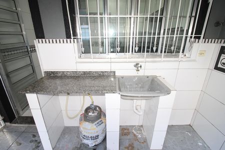 Casa à venda com 84m², 2 quartos e 2 vagasÁrea de Serviço / Quintal