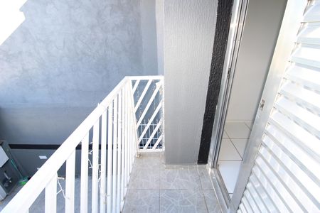 Casa à venda com 84m², 2 quartos e 2 vagasQuarto 2 - Varanda