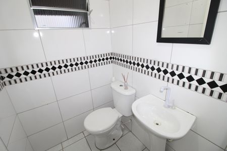 Casa à venda com 84m², 2 quartos e 2 vagasLavabo