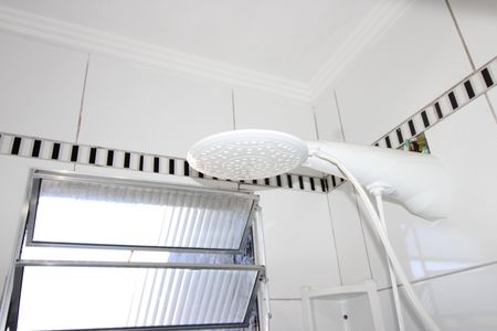 Casa à venda com 84m², 2 quartos e 2 vagasBanheiro Suíte 2
