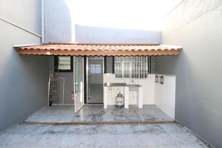 Casa à venda com 84m², 2 quartos e 2 vagasÁrea de Serviço / Quintal