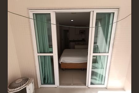 VARANDA de kitnet/studio para alugar com 1 quarto, 30m² em Praia Campista, Macaé