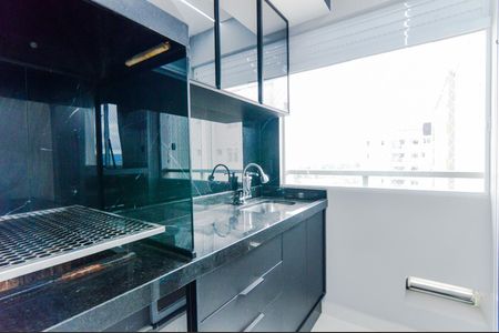 Apartamento para alugar com 63m², 2 quartos e 1 vagaÁrea de Serviço e Churrasqueira 