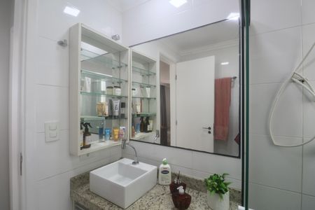 Apartamento para alugar com 65m², 2 quartos e 1 vaga Apartamento para alugar com 65m², 2 quartos e 1 vagaBanheiro Social