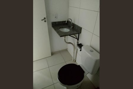 Banheiro de apartamento para alugar com 2 quartos, 44m² em Santa Isabel, Viamão