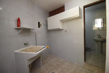 Lavanderia de casa para alugar com 2 quartos, 110m² em Jardim Regina, São Paulo