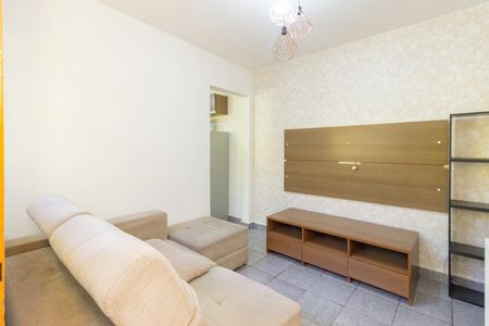 Sala de casa para alugar com 2 quartos, 110m² em Jardim Regina, São Paulo