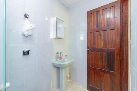 Banheiro de casa para alugar com 2 quartos, 110m² em Jardim Regina, São Paulo